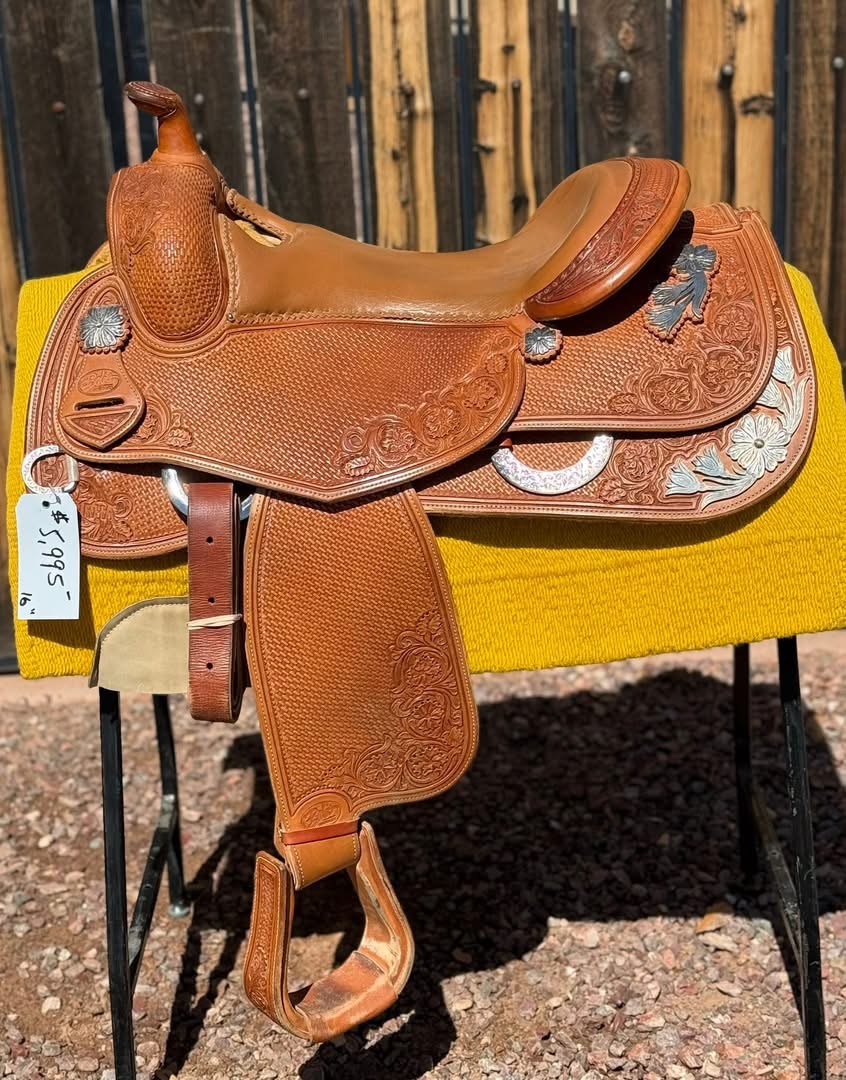 Bob's Custom 16 — full right side view