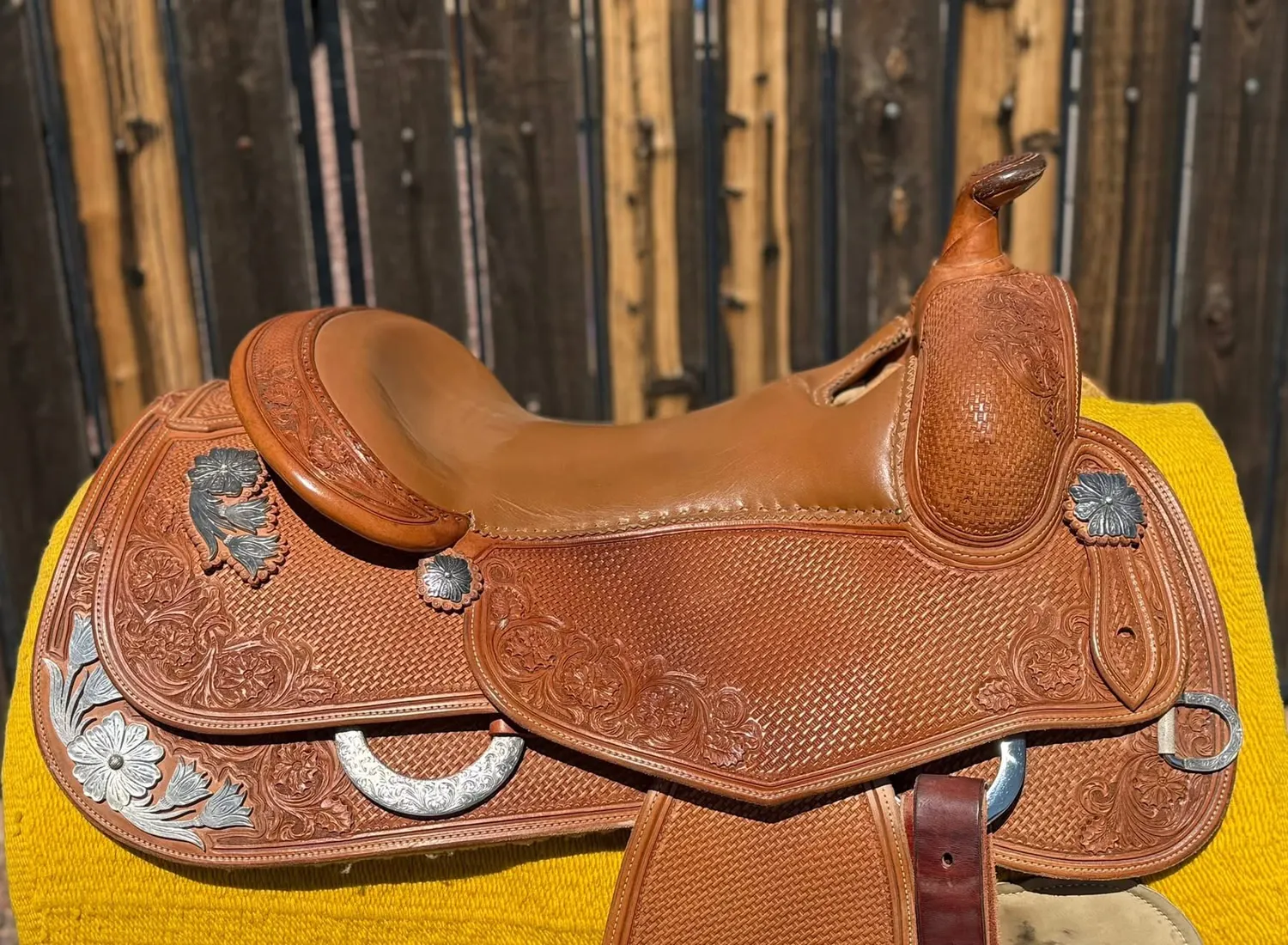 Bob's Custom 16 — seat top right view