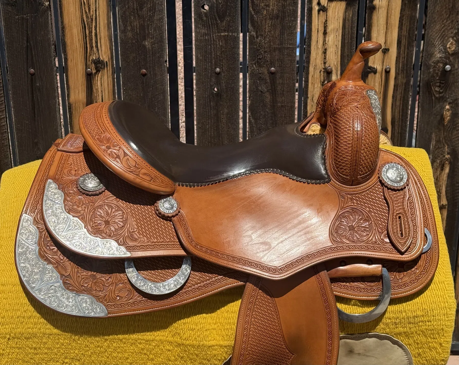 MR Reiner Superior — seat and right side view